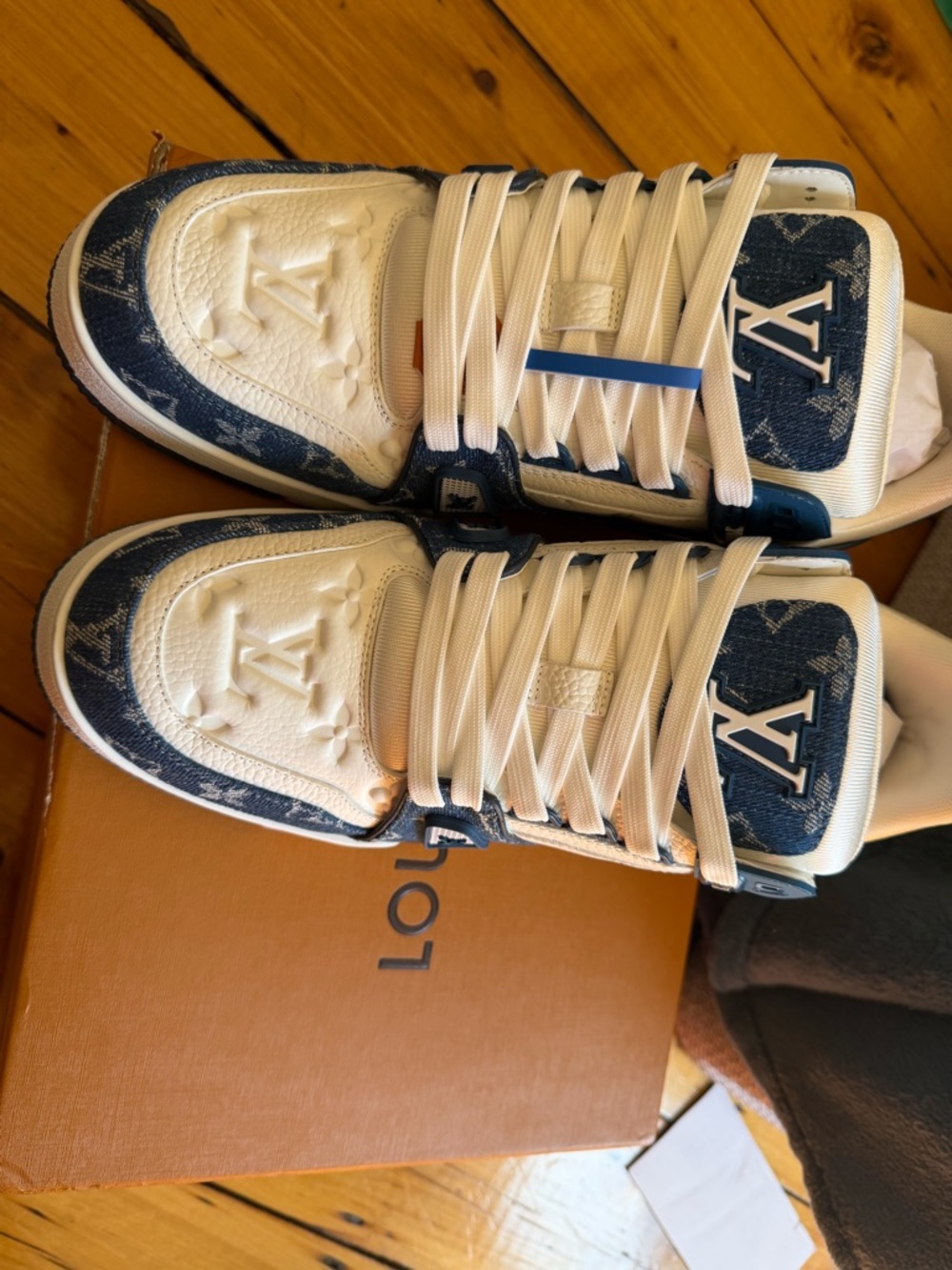 Louis Vuitton Men’s Navy Blue & White Monogram Low-Top Sneakers - Picture 3 of 7